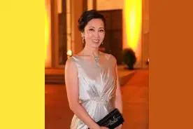 她是王健林成为首富的幕后帮手，王思聪在她面前也不敢放肆图片