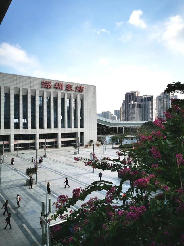 深圳有几个火车站，分别在什么地方？