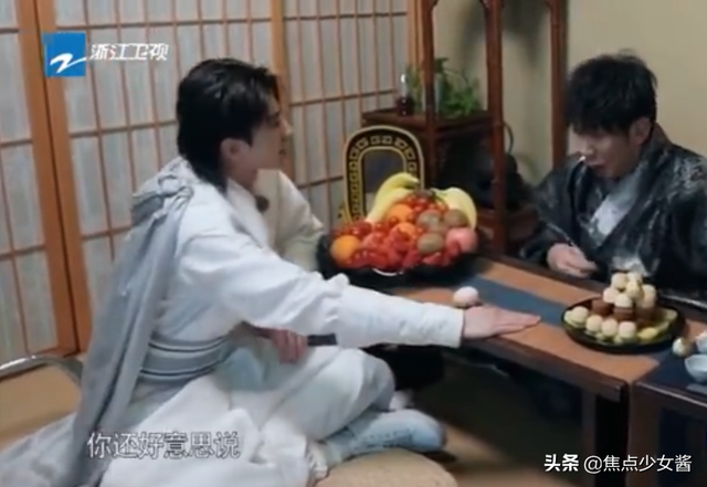 跑男新一期穿越三国有点搞笑！常驻MC全是配角？主角竟是村长？