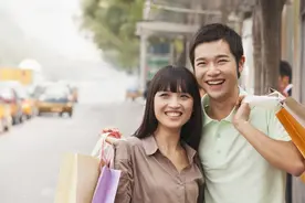 同居半年后，我向女友求婚，女友：我有老公，在外地打工图片