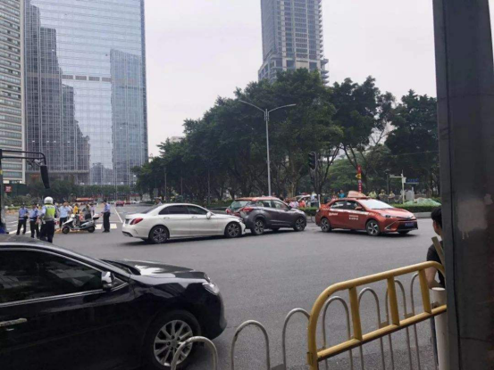 如何避免把油门当刹车？学会这3点，再也不犯这种错误
