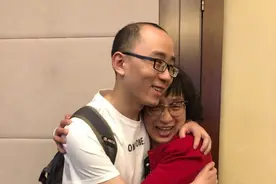 2岁男童被拐，32年后母子相认！妈妈的话让无数人泪奔图片