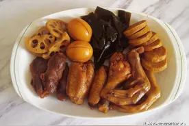 天太热不想做饭，来个简单快手的卤味拼盘，有荤有素，卤1次吃3天图片