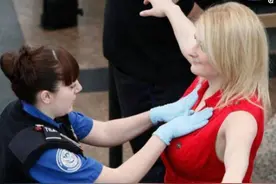 看看美国人工安检是怎么检查的？“尴尬”无处不在图片