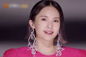 杨丞琳再现《起风了》神曲，当杨钰莹一开口，实力差距一眼看出图片