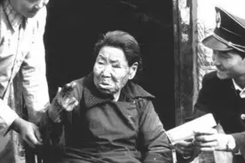1941年，山东哑妇用乳汁救活的小八路,建国后成大官,他如何报恩？图片