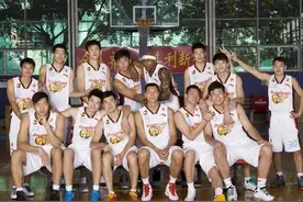 广东男篮走出去的球员图片