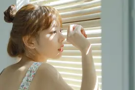 18岁少女写真图片