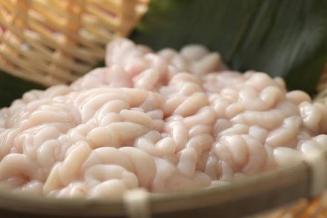 除了河豚白子,日本人也很喜欢鳕鱼白子.追求美食的路上,永不落后.