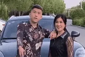 这对山东母子扮情侣直播，网友指责赚钱不要尊严图片
