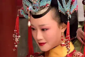 同样是出嫁：为何浣碧穿金戴银，玉娆却寒酸？这就是妻妾的区别图片