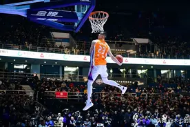 徐咏、翟逸、王潼，CBA扣篮王上海传承图片