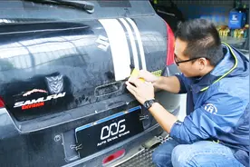 车身贴纸如何清除干净？小荣哥教你实用小技巧视频封面