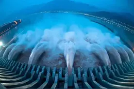 印度花220亿卢布建造大坝，号称超越三峡，为何开闸不到一天崩塌图片