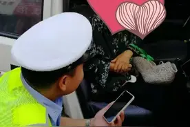 【我为群众办实事】老人与交警，暖心故事继续上演…图片