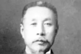 他当汉奸57年，带日军屠城4天，捐44架战机，事迹被写入日本教材图片
