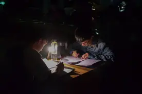 停电生活指南：在陷入恐慌前，你需要囤好这些东西图片