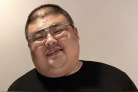 泡泡龙离世6个月，母亲病危住进医院，亲妹妹发文令人同情图片