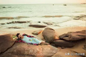 可怜的母亲，找到失散多年的儿子，但不想破坏他现有的生活图片