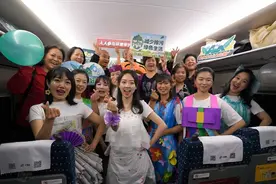 世界环境日前夕，一场别开生面的“垃圾”时装秀图片