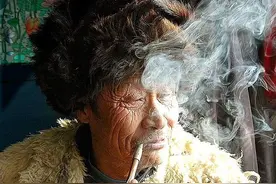 “反穿皮袄毛朝外”仅仅是老关东人爱惜皮袄吗？其实别有隐情图片