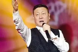 数年春晚“大歌”唱将韩磊，歌声霸气铿锵有力，隔着屏幕都醉了图片