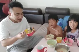 香港单亲爸爸：孩子爱挑食？试试让他们自己“下厨”，体验真生活图片