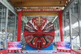 在喜马拉雅上打隧道，让世界不得不服，中国4000吨盾机构来了图片