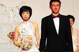 张怡宁生完孩子身材走样被嘲，如今俩孩子很幸福，妈妈都不容易图片