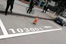 湖北多个城市实施“路内停车收费”，十堰也要启动了图片