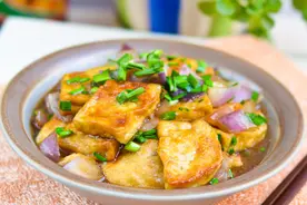 蚝油鱼豆腐，鲜香美味入口弹润图片