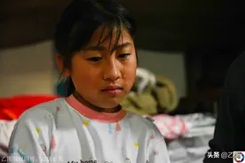 11岁女孩独自照顾重病爸爸，她坚信：爸爸痊愈后妈妈就会回来图片