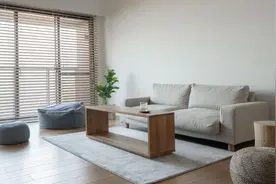 抛弃厚重的窗帘，换上很美又好打理的百叶窗，感受温暖阳光的抚慰图片