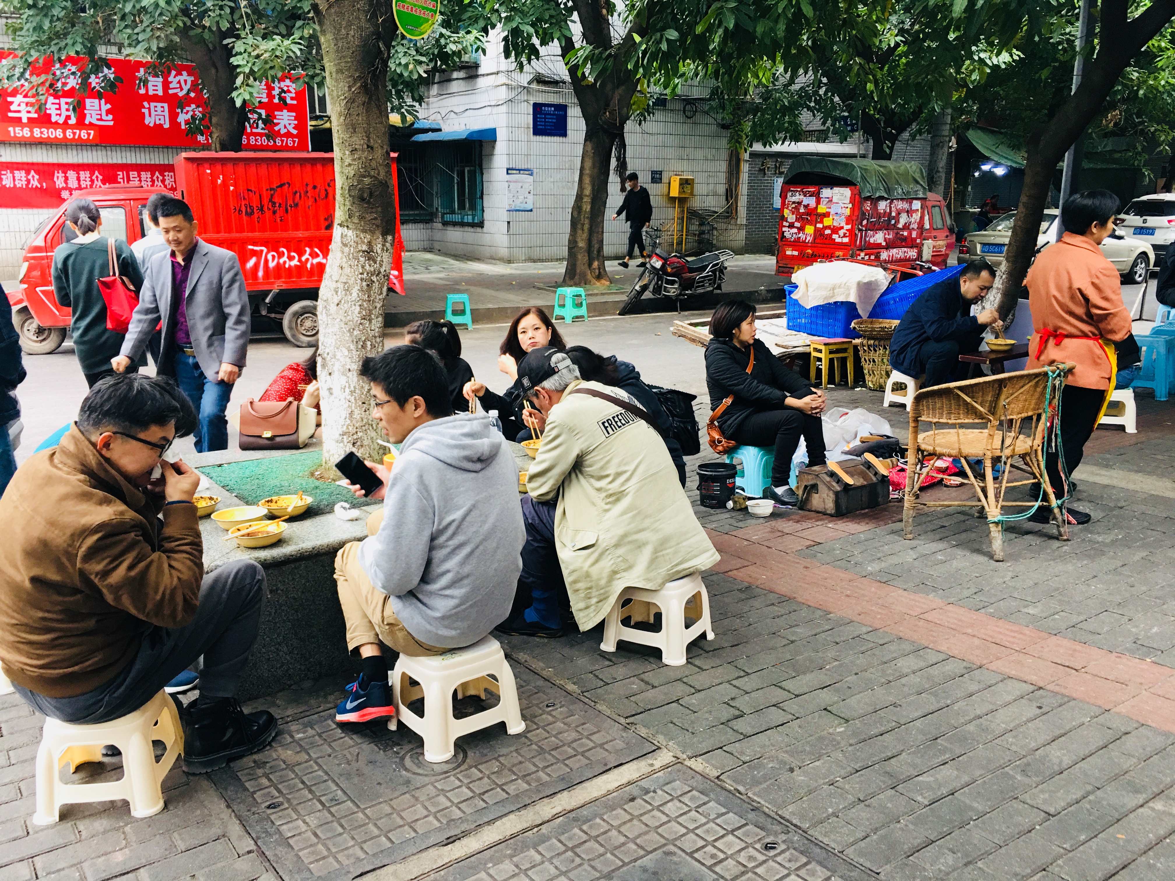 顺溜刀削面西红柿卤做法 “老巷烟火繁华”系列报道12 顺溜削面: 一口香滑 满心欢喜 顺溜刀削面西红柿卤做法 “老巷烟火繁华”系列报道12 顺溜削面: 一口香滑 满心欢喜