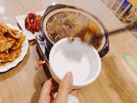 「十堰美食」好嗨哦,在十堰我竟然吃到了地道的东北锅包肉,感觉到了人生巅峰…