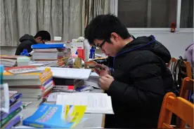 考研学生要知道，这4个专业“最好不要”跨专业考研，报考人很多图片