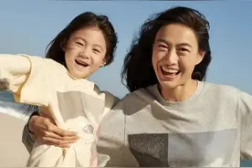 陈冠希4岁女儿真洋气，拍大片笑容自信超有范，表现力不输超模妈图片