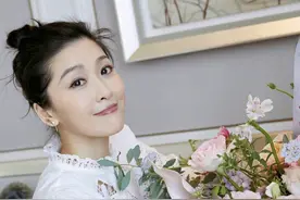 恭喜！周励淇迎来人生第一个母亲节，儿子将满一岁已经开始长牙图片