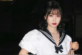 今年流行一种新穿法叫：“上半身少女，下半身欲女”，明星都上瘾图片