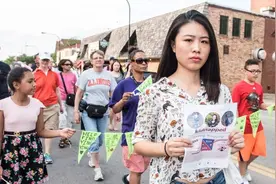 为何美国白人偏爱亚裔女人，却不会娶她们？透视东方主义文化臆症图片