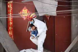 烟火中的“逆行”英雄 一年回家不到10天图片