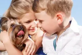 发现孩子常买这三种东西，很可能孩子早恋了，父母要及时干预图片