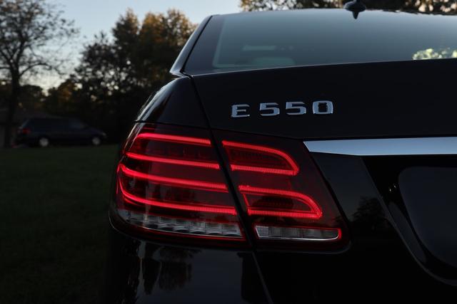 优雅经典又不失运动的W212 V8双涡轮奔驰E550用车分享