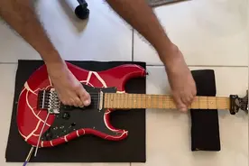 「用脚弹吉他」无臂吉他大神《Sweet Child O‘ Mine》枪花乐队图片