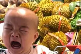 宝宝进超市喜欢到处乱摸，妈妈给了她一个难忘的回忆，太狠了图片