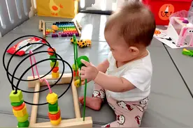 0-12个月宝宝，手部精细动作训练游戏，收藏了带娃在家做早教图片