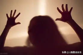你身边可能潜伏着心理疾病患者，他们少言寡语，性格、举止怪异图片