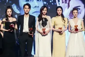 女明星谎报身高，遇到合照就露馅图片