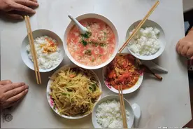 挑战10元做饭，3个大人1个小孩，吃饱喝足，还有剩余（一）图片
