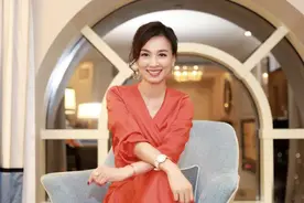 张庭怎么了？同一天注销9家公司，百亿身家的她居然拖欠货款36万图片